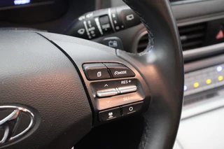 Hyundai Kona Hyundai Kona Electric Fashion 64 kWh - Carplay, Camera, Stoelverw. SOH 100% - afbeelding nr 15