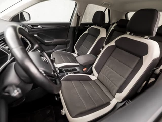 Volkswagen T-Roc 150Pk (VIRTUAL COCKPIT, APPLE CARPLAY, CLIMATE, ADAPTIVE CRUISE, SPORTSTOELEN, LED KOPLAMPEN, GETINT GLAS, LANE ASSIST, NIEUWSTAAT) - afbeelding nr 14