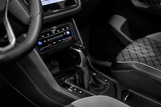 Volkswagen Tiguan Volkswagen Tiguan 1.5 TSI R-Line Business+ | R Line | Vol opties | Panodak | IQ Light | 20 inch | - afbeelding nr 27