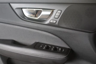 Volvo V60 Volvo V60 2.0 B4 CORE RIJKLAAR l LEDER l 197PK l CAMERA l CARPLAY l - afbeelding nr 40