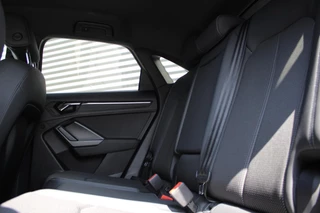 Audi Q3 Audi Q3 Sportback 45 TFSI e S Edition // 3X S-Line - Plat stuur - Trekhaak klapbaar - Black Optic - Ambient - 20