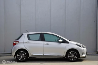 Toyota Yaris Toyota Yaris 1.5 Hybrid EXECUTIVE, 2018, Leer, Airco - afbeelding nr 3