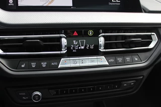 BMW 1 Serie BMW 1 Serie 118i Executive Ed. M Sport / Navigatie / Half leder / 19'' / Sportstoelen / Blackpack / Dakspoiler / Stoelverwarming / Cruise Control / Getint glas - afbeelding nr 19