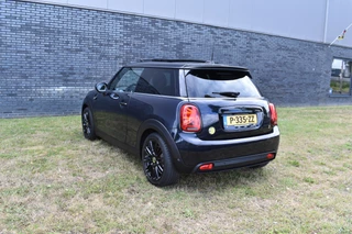 MINI Electric MINI Electric Mini Resolute edition 33 kWh Pano automaat resolute edition 135kw 1e eigenaar n.a.p. Pano / Leder / Harman Kardon / Head Up / Camera / Keyless - afbeelding nr 28