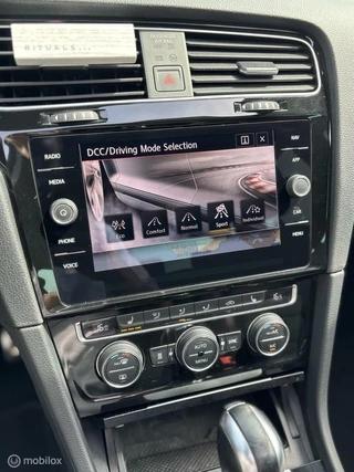 Volkswagen Golf Volkswagen Golf 2.0 DSG TSI GTI Performance Apk 2027 DEALER! - afbeelding nr 17