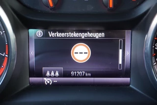 Opel Astra Opel Astra Sports Tourer 1.4 Turbo Innovation / Trekhaak / Camera/ AGR-stoelen / Navi / DAB+ - afbeelding nr 25