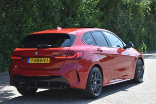 BMW 1 Serie BMW 1 Serie 120i M-Sport | NL-Auto | Nieuw € 60.000,- | Headup | Open dak | Camera | Elekt.stoelen | Carplay | Full LED - afbeelding nr 33