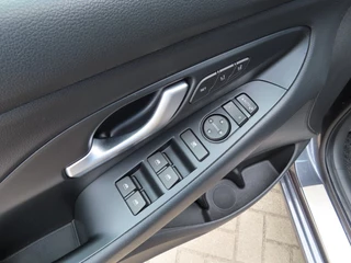 Hyundai i30 Hyundai i30 1.4 T-GDI Aut. Ecc Cruise Navi Trekhaak Pdc 2018 - afbeelding nr 12