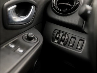 Renault Clio (NAVIGATIE, CRUISE, TREKHAAK, SPORTSTOELEN, LM VELGEN, BLUETOOTH, NIEUWE APK, NIEUWSTAAT) - afbeelding nr 21