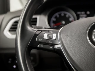 Volkswagen Golf Sportsvan Automaat (NAVIGATIE, CLIMATE, STOELVERWARMING, ADAPTIVE CRUISE, SPORTSTOELEN, PARKEERSENSOREN, GETINT GLAS, LM VELGEN, NIEUWE APK, NIEUWSTAAT) - afbeelding nr 18
