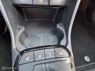 Kia Picanto Kia Picanto 1.0 67pk Automaat  Stoel en Stuur verwarming ,  Navigatie / Apple carplay  / Android auto , Achteruit camera , Bluetooth , Priveglas , Chrome handgrepen , Sport Velgen ,  9.500km !! - afbeelding nr 29