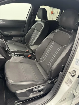 Volkswagen Polo Volkswagen Polo 1.0 TSi R-Line Automaat-Adapt.Cr.contr-Navigatie-Clima-Carplay-Parkeersensoren-Lm16''velgen - afbeelding nr 14
