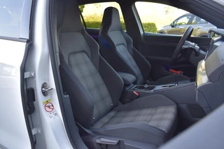 Volkswagen Golf Volkswagen Golf 1.4 eHybrid GTE Lane Stuurvw Camera IQLight - afbeelding nr 14