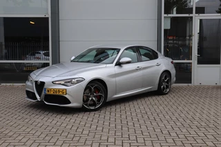Alfa Romeo Giulia 2.0 T Q4 AWD 280PK VELOCE/ORIG.NL/GEDOCUMENTEERD/KEYLESS/MEMORY/19
