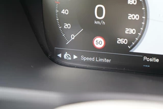 Volvo XC40 Volvo XC40 1.5 T5 Recharge Inscription - Dealer onderhouden - Panoramisch schuif/kanteldak - Stoel en stuurwielverwarming - Harman Kardon - Elektrisch verstelbare stoelen - Adaptieve cruise control i.c.m. BLIS - 360 graden camera - - afbeelding nr 10