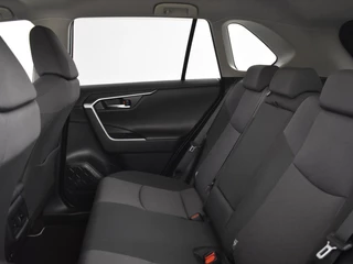 Toyota RAV4 Toyota RAV4 2.5 Hybrid First Edition | Parkeersensoren V+A | Stoelverwarming - afbeelding nr 11