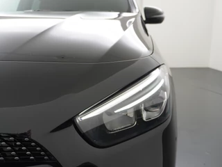 Mercedes-Benz B-Klasse Mercedes-Benz B-Klasse 180 AMG // Panoramadak // Camera // Augemented Reality // Carplay // Elek. Achterklep // Night Pakket // Cruise Control - afbeelding nr 8