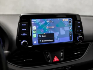 Hyundai i30 (APPLE CARPLAY, NAVIGATIE, CLIMATE, XENON, CAMERA, SPORTSTOELEN, PARKEERSENSOREN, LM VELGEN, CRUISE, NIEUWSTAAT) - afbeelding nr 24