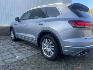 Volkswagen Touareg Volkswagen Touareg, 3.0 TSI DSG 340pk PANO LEDER CARPLAY DCC VIRTUAL '21 - afbeelding nr 6