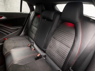 Mercedes-Benz CLA Automaat (GROOT NAVI, CLIMATE, LEDER/ALCANTARA, STOELVERWARMING, SPORTSTOELEN, SFEERVERLICHTING, GETINT GLAS, XENON, CRUISE, NIEUWE APK, NIEUWSTAAT) - afbeelding nr 16