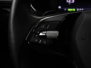 Škoda Superb Skoda Superb 1.4 TSI iV Laurin & Klement | Panoramadak |  Leder | Adaptive cruise | Canton Sound | Stoelverwarming | Standkachel | Carplay | Camera | Full LED | Memory - afbeelding nr 17