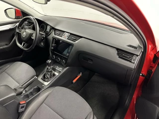 Škoda Octavia Skoda Octavia 1.0 TSI Greentech Sport Business LEDER STOF - afbeelding nr 12
