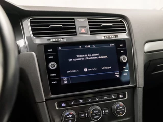 Volkswagen Golf Volkswagen Golf 1.0 TSI Sportline (APPLE CARPLAY, GROOT NAVI, CLIMATE, STOELVERWARMING, DYNAMISCHE KNIPPERLICHTEN, MASSAGE, ALCANTARA, ADAPTIVE CRUISE, PARKEERSENSOREN, GETINT GLAS, LM VELGEN, NIEUWSTAAT) - afbeelding nr 28
