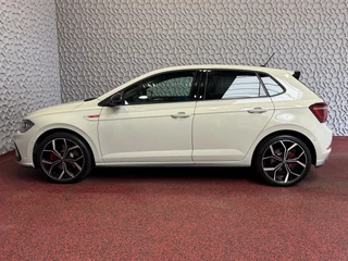 Volkswagen Polo Volkswagen Polo 2.0 TSI GTI 207PK PANO IQ LED/GRILL CAMERA STOELVERW ADAP.CRUIS ZWARTE.HEMEL 18'' LMV BEATS AUDIO 