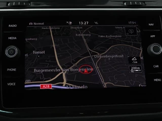 Volkswagen Tiguan Volkswagen Tiguan 1.5 TSI R-Line | DSG | 360 camera | Active Info |  Keyless | Adaptive cruise | Trekhaak | Full LED | Park Assist | Carplay | Navigatie - afbeelding nr 17