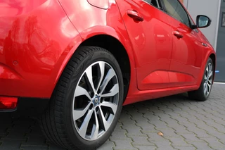 Renault Mégane Renault Mégane 1.6 Hybrid 160 | Schuifdak | Leder | Bose - afbeelding nr 16