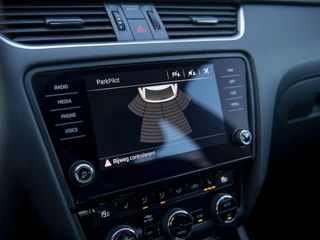 Škoda Octavia Škoda Octavia Combi 1.5TSi 150pk DSG Greentech Style | Virtual Cockpit | Navi & App-Connect | Trekhaak | LED koplampen | PDC achter | Cruise Control Adaptief - afbeelding nr 17
