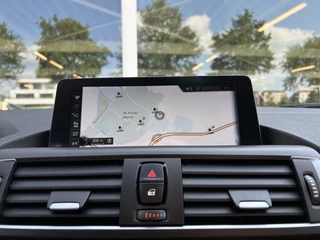 BMW 1 Serie BMW 1 Serie 118d Centennial Executive 50% deal 6.975,- ACTIE Trekhaak / LED / Sport stoelen / Stoel verwarming / PDC achter - afbeelding nr 30