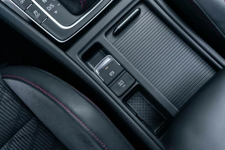 Volkswagen Golf Volkswagen Golf 2.0 TSI GTI TCR Pano Dsg Akrapovic - afbeelding nr 51