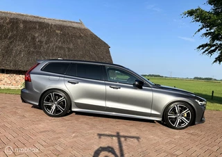 Volvo V60 Volvo V60 2.0 B3 R-Design Black/Leder/Standkachel - afbeelding nr 2