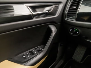 Škoda Kodiaq Škoda Kodiaq 1.4 TSI ACT Sport 150Pk Automaat (PANORAMADAK, APPLE CARPLAY, GROOT NAVI, 360 CAMERA, MEMORY SEATS, LEDER, STOELVERWARMING, GETINT GLAS, ELEK ACHTERKLEP, NIEUWE APK, NIEUWSTAAT) - afbeelding nr 27