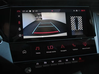 Peugeot 308 Peugeot 308 1.2 PureTech GT Climate control Adaptive cruise control Parkeersensoren Achteruitrijcamera Navigatie Voorstoelen verwarmd LED Apple Carplay/ Android Auto - afbeelding nr 3