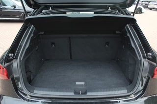 Audi A3 Audi A3 Sportback 30 TFSI S edition 32.429 km! / Virtual Cockpit / Apple CarPlay / Full LED / 17'' / Navigatie / Half leder / Parkeerhulp achter / ACC - afbeelding nr 16