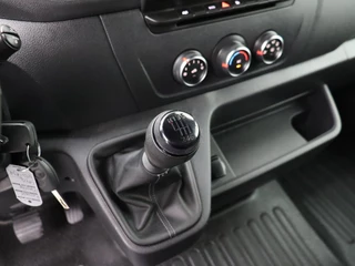 Renault Master | Navigatie | Camera | Airco | Betimmering | Trekhaak - afbeelding nr 16