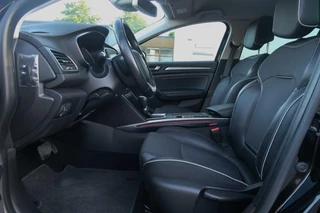 Renault Mégane Renault Megane 1.3 TCe Bose 160PK|NAVIGATIE|CAMERA|CARPLAY|DODEHOEK|KEYLESS|RIJSTROOK|STOELVERWARMING - afbeelding nr 8
