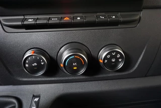Renault Master Renault Master T33 2.3 dCi 135PK L2H2 Work Edition Airco Cruise Control Camera Navi PDCA Trekhaak - afbeelding nr 6