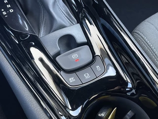 Toyota C-HR Toyota C-HR 2.0 Hybrid Team D | CarPlay | Parelmoer | Camera | ACC | LED | DAB+ | Keyless | 18 inch - afbeelding nr 25