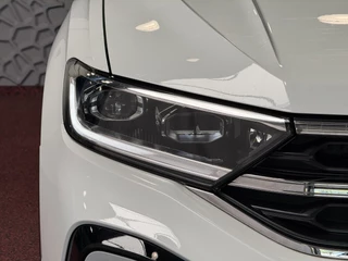 Volkswagen T-Roc Volkswagen T-Roc 1.5 TSI 150PK R-LINE EVO IQ LIGHT ALCANTARA ELEK.KLEP CARPLAY STOEL/STUUR VERW. 18