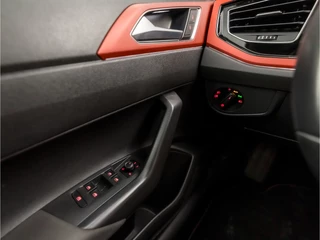 Volkswagen Polo Volkswagen Polo 2.0 TSI GTI 200Pk Automaat (SCHUIFDAK, VIRTUAL COCKPIT, APPLE CARPLAY, GROOT NAVI, CAMERA, BEATS AUDIO, MODE KNOP, STOELVERWARMING, CRUISE, NIEUWSTAAT) - afbeelding nr 25