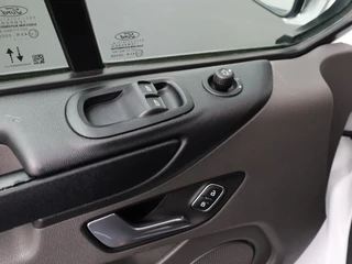 Ford Transit Custom Ford Transit Custom 2.0TDCi 170PK Automaat Business | Multimedia Touchscreen | Camera | Airco | Cruise | 3-Persoons - afbeelding nr 8