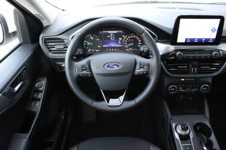 Ford Kuga Ford Kuga 2.5 PHEV Titanium X | Panoramadak | Adaptive cruise control | Winter Pack | Elektrische achterklep | Half leder | Bang&Olufsen - afbeelding nr 18
