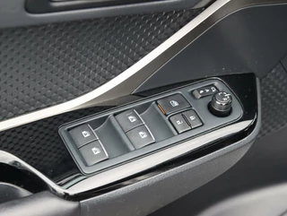 Toyota C-HR Toyota C-HR 1.8 Hybrid Bi-Tone - afbeelding nr 26