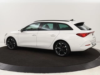 CUPRA Leon Cupra Leon 1.4 e-Hybrid | Camera | Adaptive cruise |  Stuurverwarming | Navigatie | Sfeerverlichting | Keyless | Full LED | PHEV - afbeelding nr 2