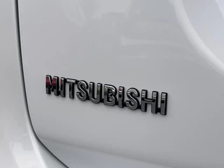 Mitsubishi Outlander Mitsubishi Outlander 2.0 PHEV Instyle+ 2e Eigenaar,Camera,Schuifdak,Navi,Leder,Stoelverwarming,Clima,Cruise,Lmv,Dealer Onderhouden,Apk tot 07-2025 - afbeelding nr 35