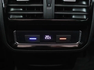 Volkswagen Passat Volkswagen Passat 1.4 TSI PHEV GTE | Panoramadak | Leder |  Stoelverwarming | Trekhaak | Camera | Park Assist | Adaptive cruise | Side Assist | Matrix LED | Carplay | Navigatie - afbeelding nr 9