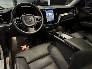 Volvo XC60 Volvo XC60 2.0 T6 Plug-in hybrid AWD Plus Dark *Pano*HKSound*Leder*Memory* - afbeelding nr 17
